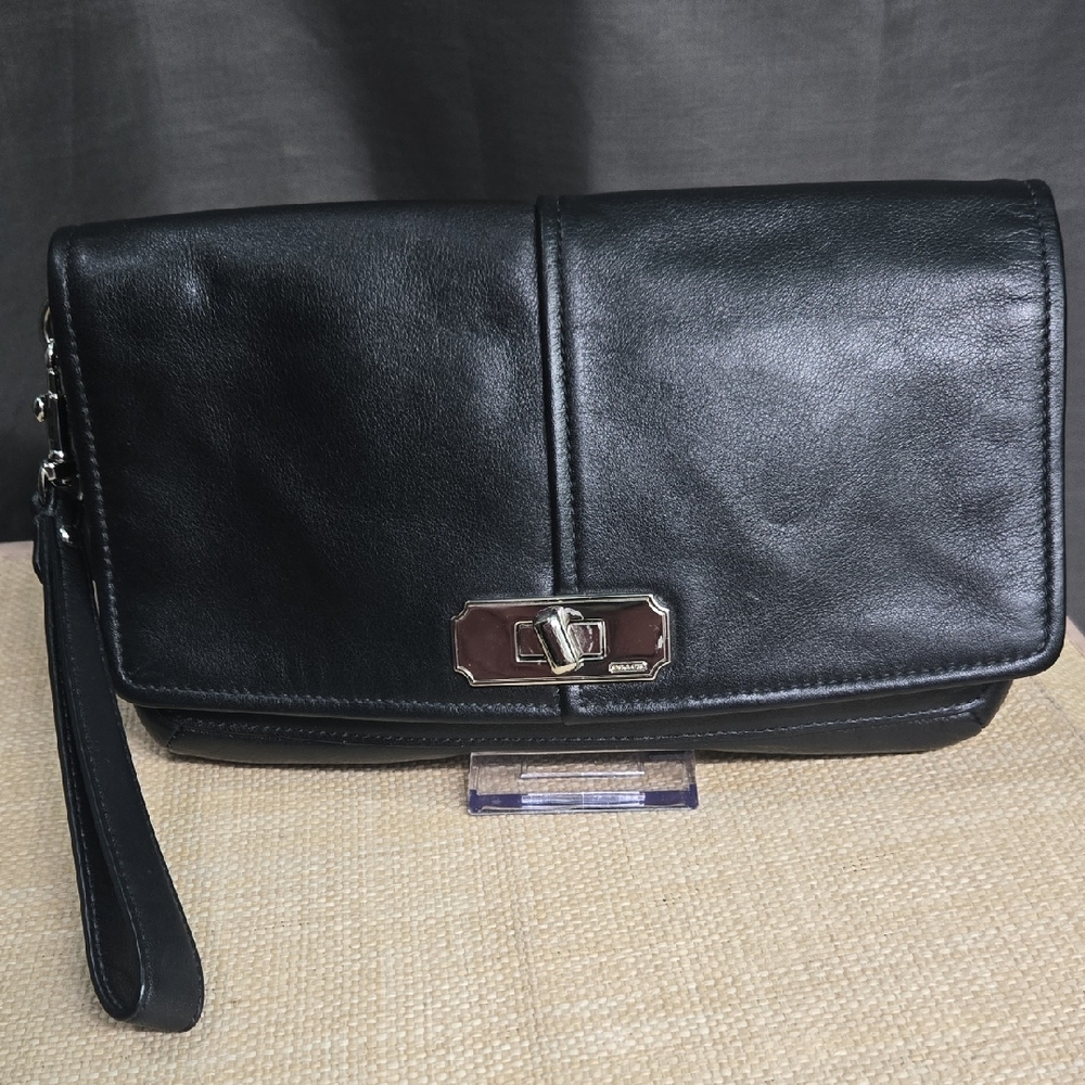Coach Black Leather Wristlet Clutch with Turnlock - Picture 2 of 11